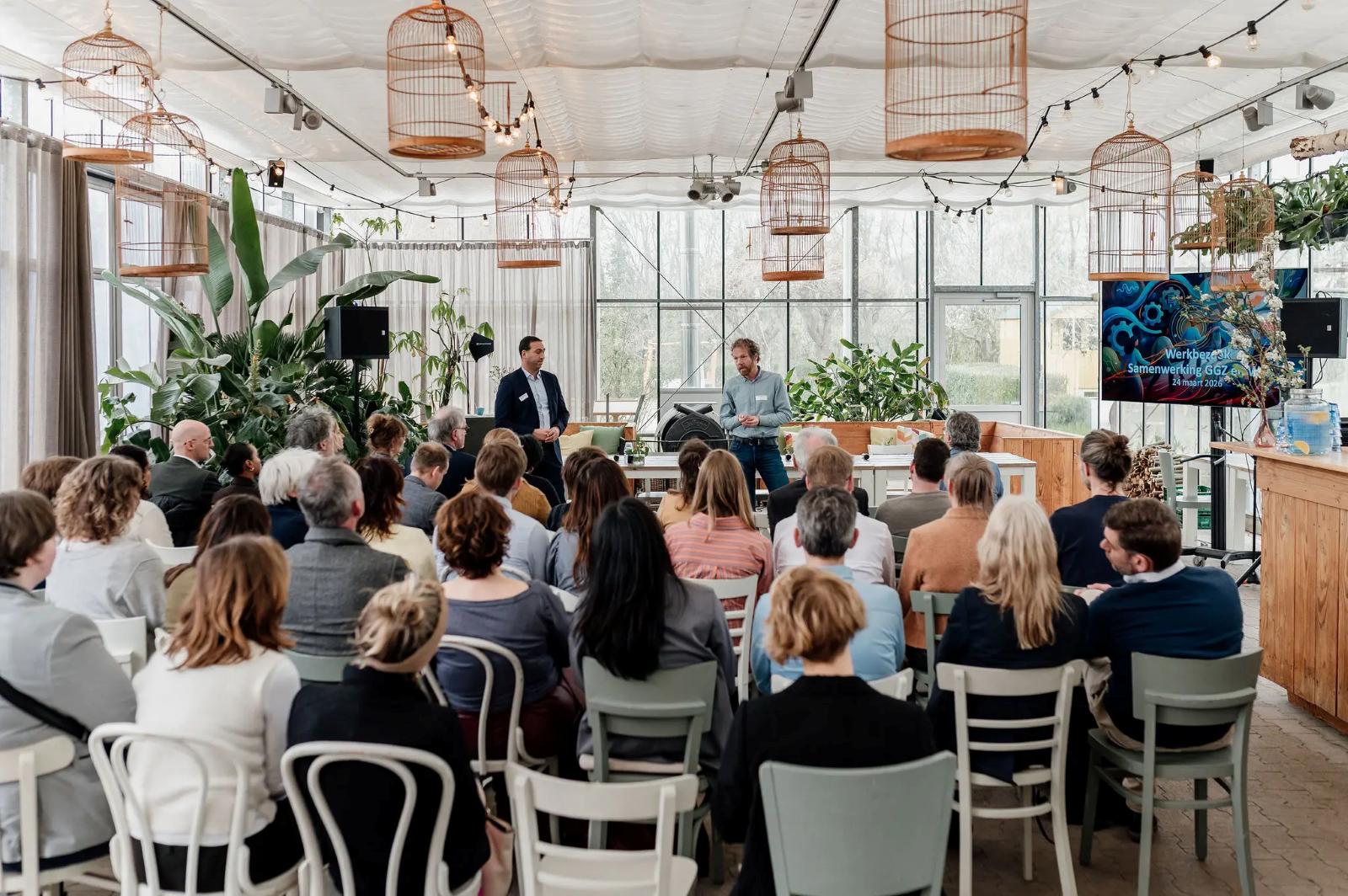 Je bekijkt nu Topambtenaar Araya Sumter op werkbezoek voor samenwerking in convenant Sterk door Werk