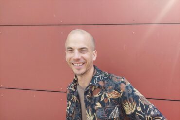 Lees meer over het artikel Met hulp van een jobcoach vond Joost zijn droombaan als taaldocent